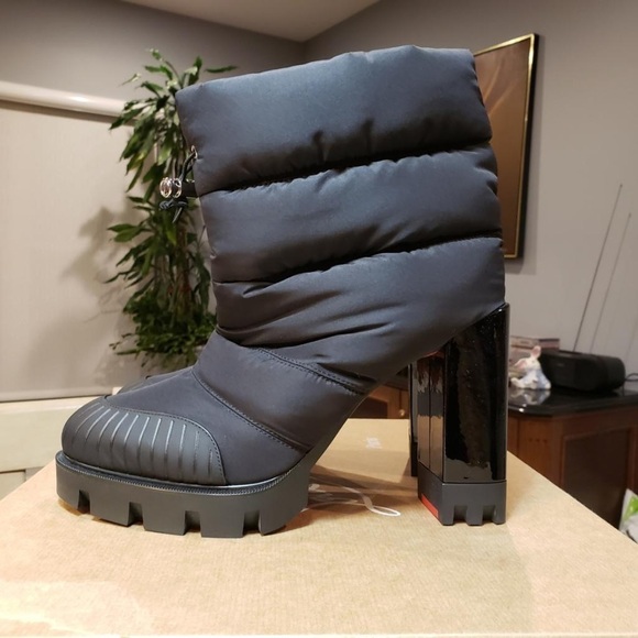 NEW Christian Louboutin Oriona Lug Quilted Bootie size 40.5 - Picture 1 of 14